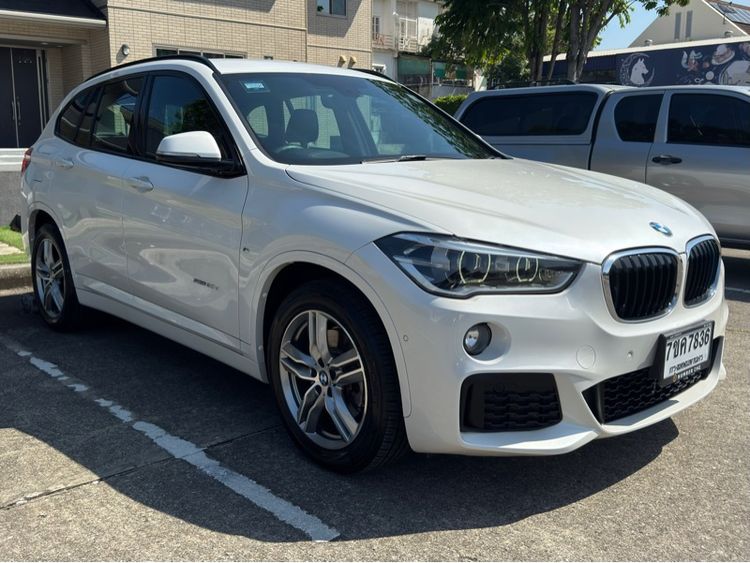 BMW X1 2020 2.0 sDrive18d M Sport Sedan ดีเซล เกียร์อัตโนมัติ ขาว รูปที่ 3