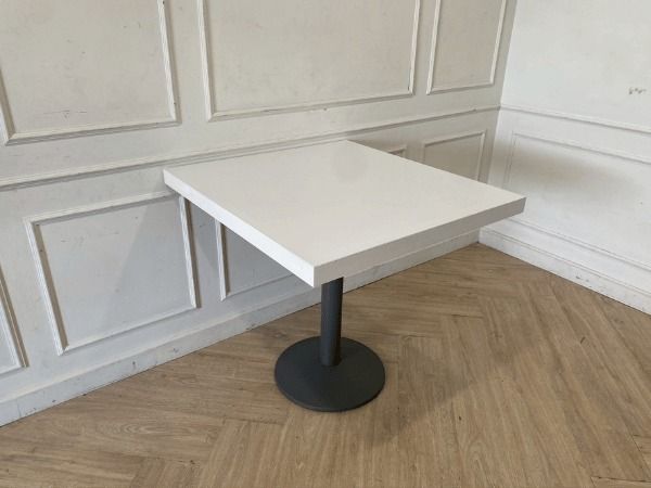 ชุดโต๊ะอาหาร 2 ที่นั่ง ขาเหล็ก ท็อปไม้ สีขาว เก้าอี้ เบาะหนัง สีดำ รูปที่ 3