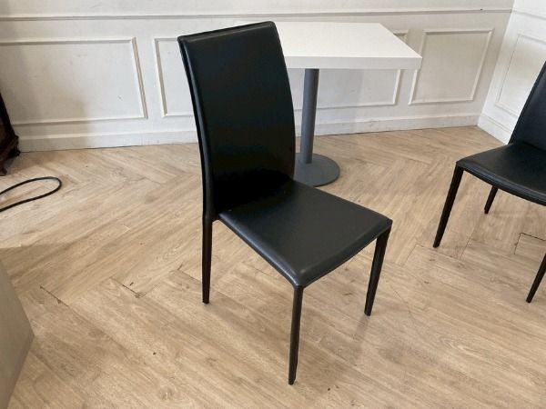 ชุดโต๊ะอาหาร 2 ที่นั่ง ขาเหล็ก ท็อปไม้ สีขาว เก้าอี้ เบาะหนัง สีดำ รูปที่ 7