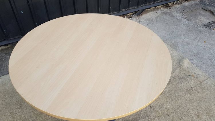 โต๊ะกลม ขาเหล็ก ท็อปไม้ สีครีม 110 cm รูปที่ 4