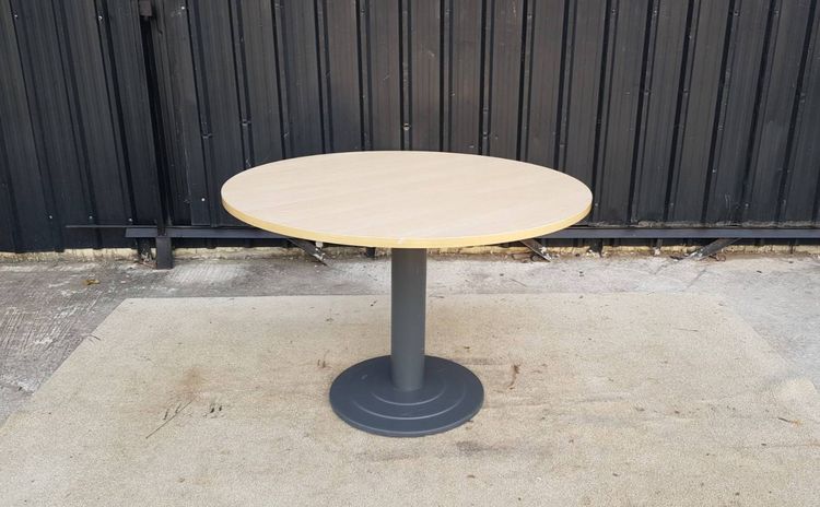 โต๊ะเขียนหนังสือ น้ำตาล โต๊ะกลม ขาเหล็ก ท็อปไม้ สีครีม 110 cm