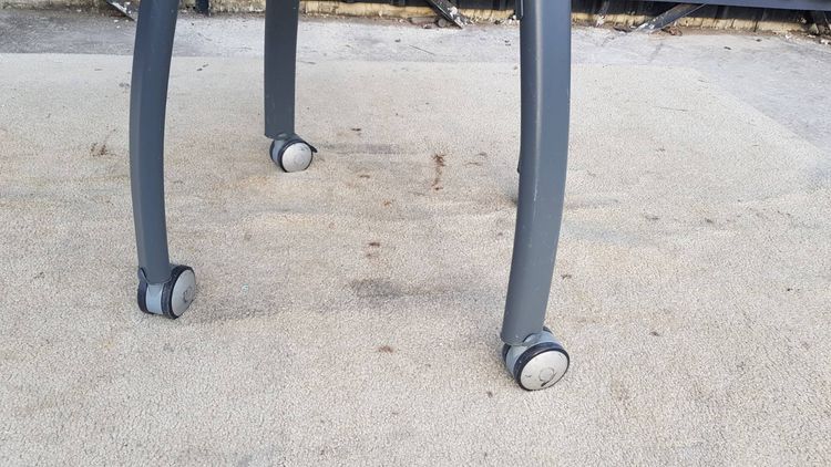 โต๊ะกลม ขาเหล็ก ล้อเลื่อน ท็อปไม้ ยี่ห้อ Rockworth 90 cm รูปที่ 8