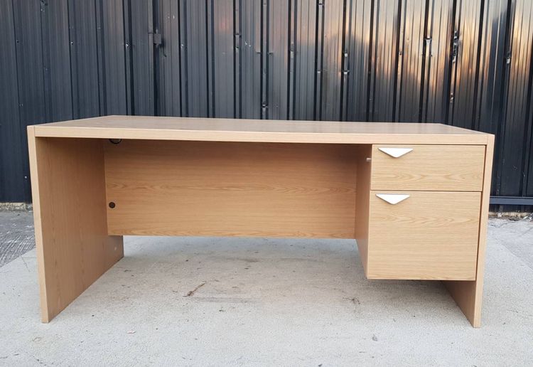 โต๊ะทำงาน 2 ลิ้นชัก โครงไม้ สีน้ำตาล กว้าง 165 cm รูปที่ 3