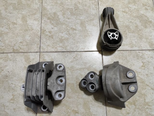 ยางแท่นเครื่องแท่นเกียร์ครบชุด mg แท้