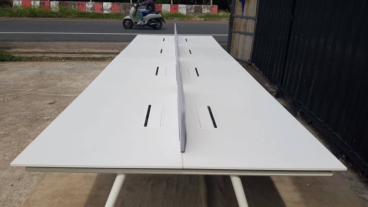 ชุดโต๊ะทำงานกลุ่ม 8 ที่นั่ง ยี่ห้อ Rockworth มีพาทิชั่นกั้น ขาเหล็ก สีขาว รูปที่ 7