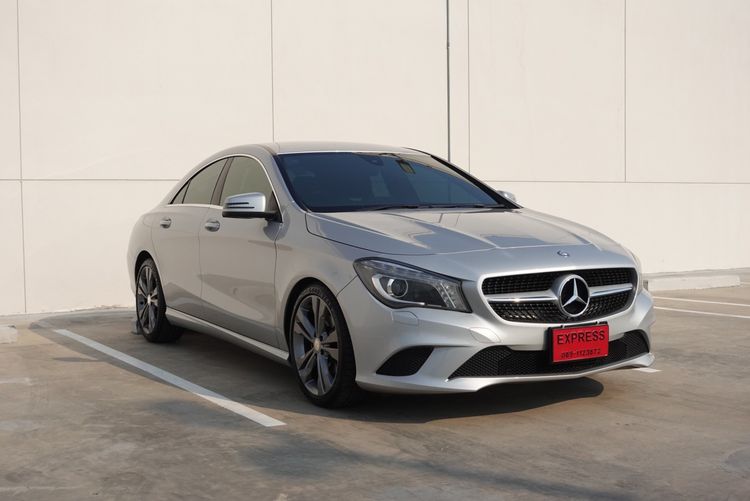 รถ Mercedes-Benz CLA-Class CLA180 สี บรอนซ์เงิน