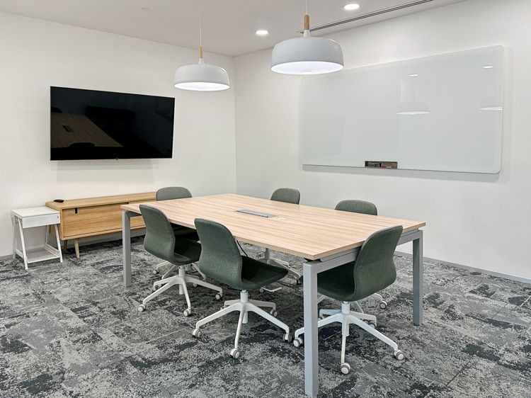 Regus Central Tower - Office Space แบบส่วนตัวสำหรับ 4 คน ที่ Regus Central Tower รูปที่ 2
