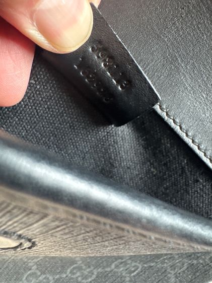 GUCCI GG SUPREME BLACK BELT BAG รูปที่ 7