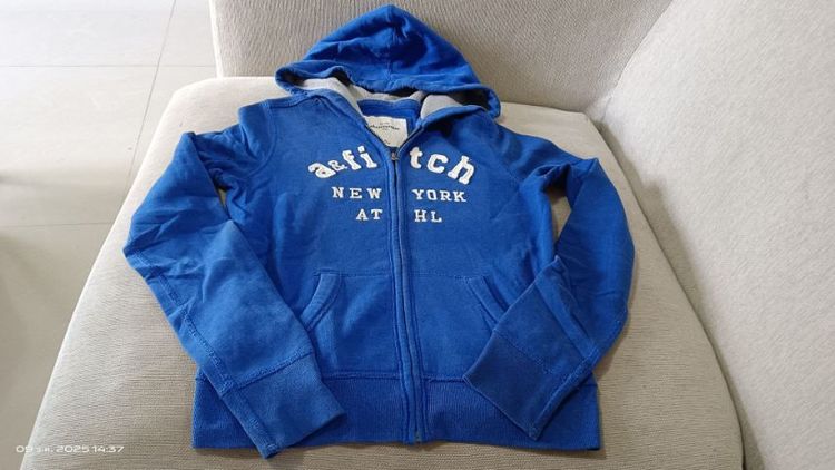 เสื้อกันหนาวเด็ก สีน้ำเงิน Size XL  อายุ 8-10 ปี มือสอง ขายถูกๆค่ะ