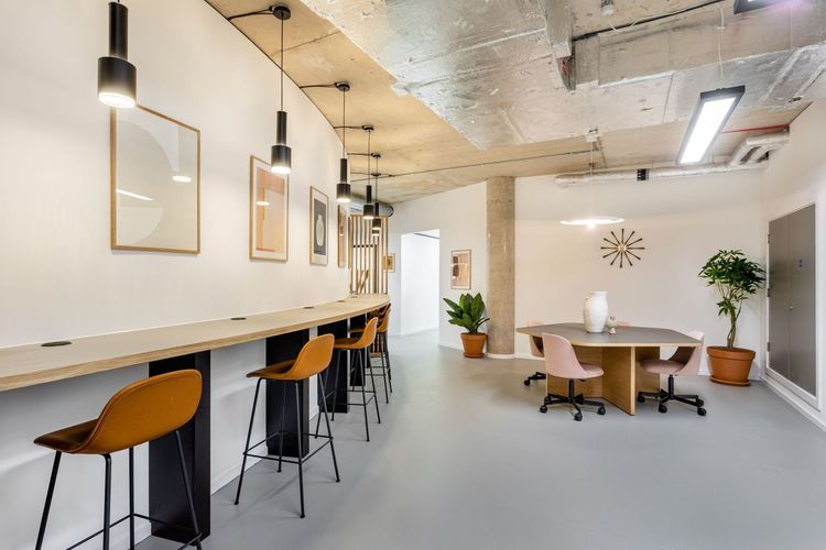 Spaces The OfficePlus - สำนักงานออกแบบสวยงามสำหรับ 4 คนใน Spaces The OfficePlus รูปที่ 2