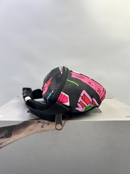 กระเป๋าคาดอก EASTPAK รุ่น SPRINGER JeremyvillePrint  รูปที่ 5