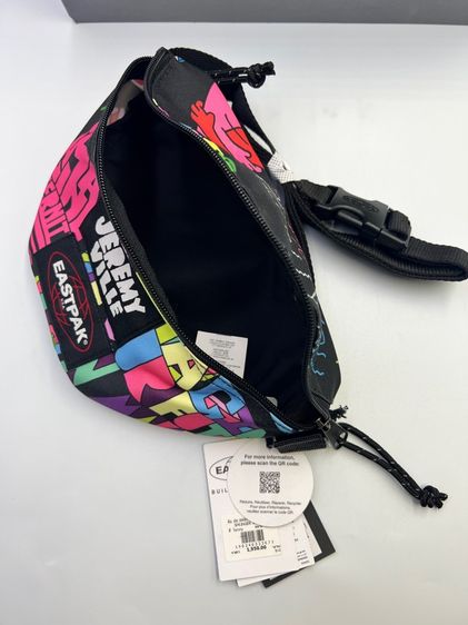 กระเป๋าคาดอก EASTPAK รุ่น SPRINGER JeremyvillePrint  รูปที่ 10