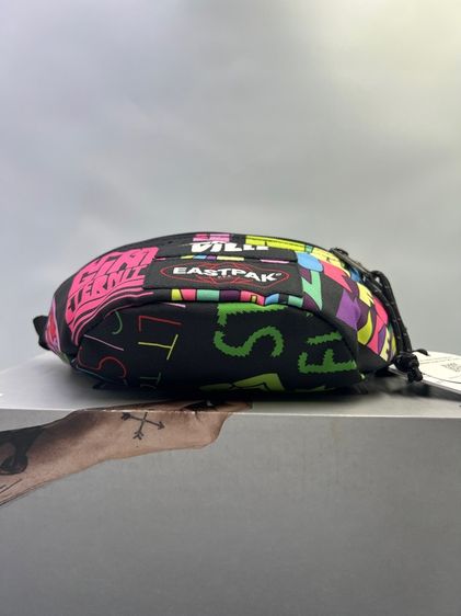 กระเป๋าคาดอก EASTPAK รุ่น SPRINGER JeremyvillePrint  รูปที่ 6