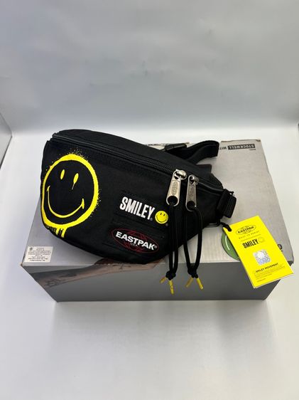 ไม่ระบุ ดำ โพลีเอสเตอร์ กระเป๋าคาดอก EASTPAK SPRINGER Smiley Graffiti Black