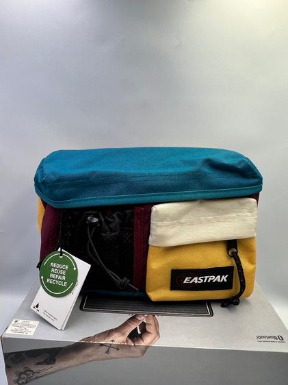 กระเป๋าคาดเอว EASTPAK รุ่น Versity Waist-Varsity Blocking รูปที่ 2