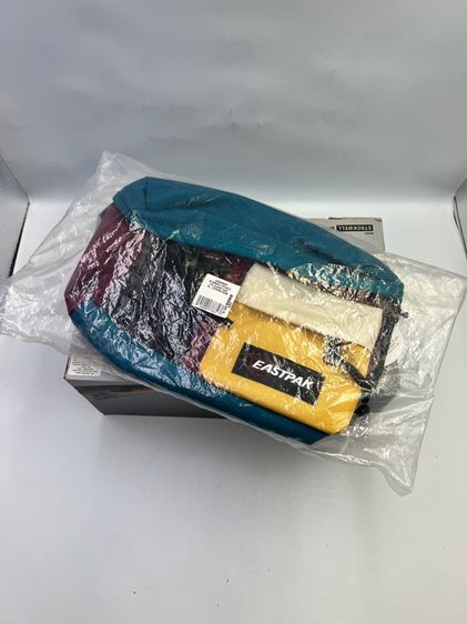 กระเป๋าคาดเอว EASTPAK รุ่น Versity Waist-Varsity Blocking รูปที่ 13