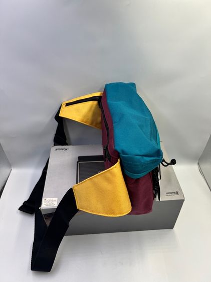 กระเป๋าคาดเอว EASTPAK รุ่น Versity Waist-Varsity Blocking รูปที่ 5