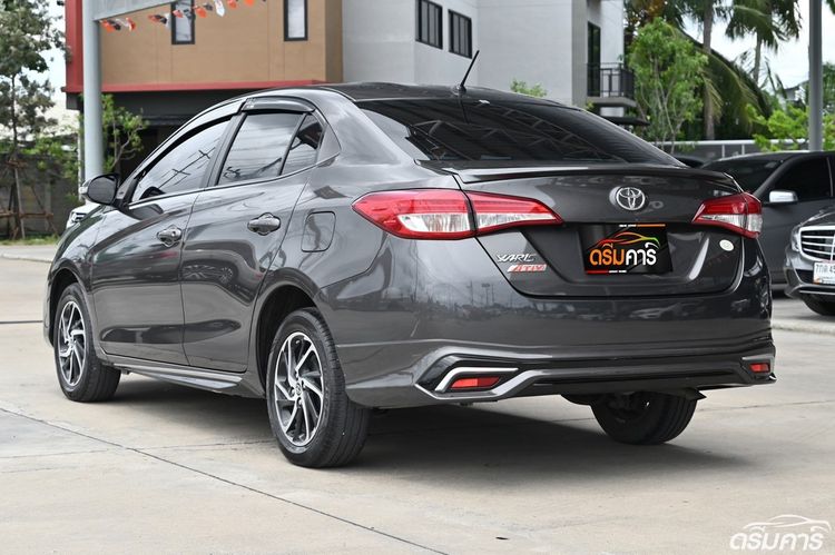 Toyota Yaris ATIV 2022 1.2 Sport Sedan เบนซิน ไม่ติดแก๊ส เกียร์อัตโนมัติ เทา รูปที่ 3