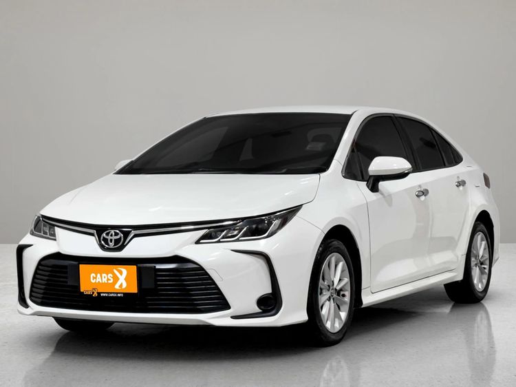 รถ Toyota Altis 1.6 G สี ขาว