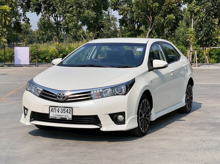 รถ Toyota Altis 1.8 Esport สี ขาว