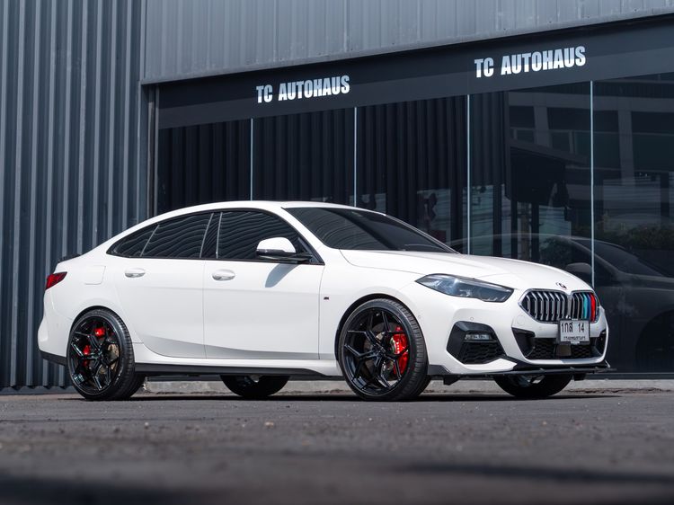 รถ BMW Series 2 220i สี ขาว