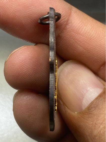 เหรียญหลวงพ่อกลั่นลงยา หน้ากากทอง รูปที่ 3