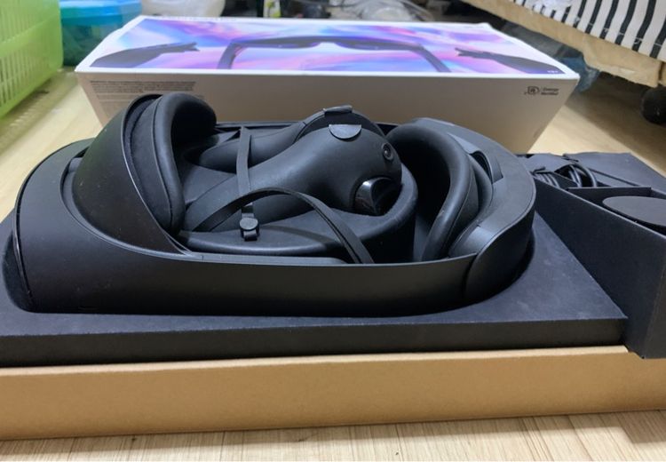 Meta Quest Pro พร้อมส่ง แว่น VR ระดับ Hi end อุปกรณ์ ครบ ใช้เล่นเกม ดูหนัง ฟังเพลง เป็นสเมือนโลกภาพยนต์ใกล้ตัว มากๆ   รูปที่ 3