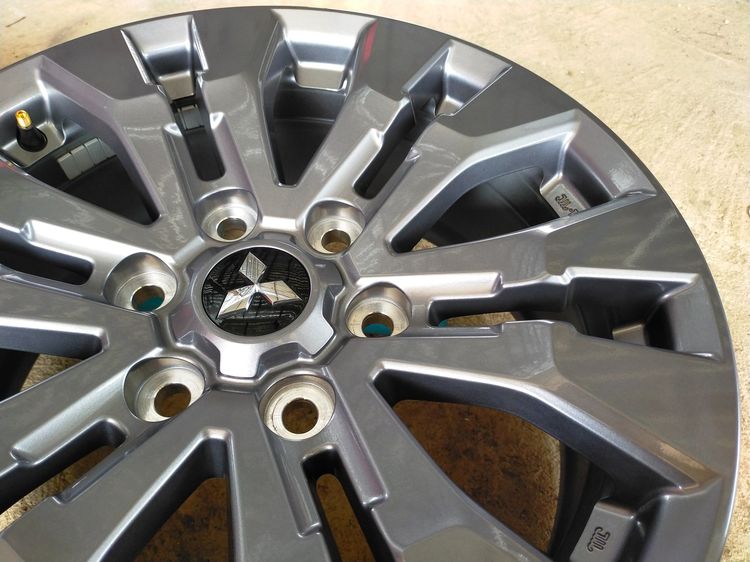 แม็กมิตซู ขอบ18กว้าง7.5 et46 สีเดิมโรงงาน ใส่ไทรทัน ปาเจ รูปที่ 7