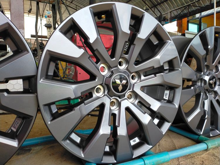 แม็กมิตซู ขอบ18กว้าง7.5 et46 สีเดิมโรงงาน ใส่ไทรทัน ปาเจ รูปที่ 2