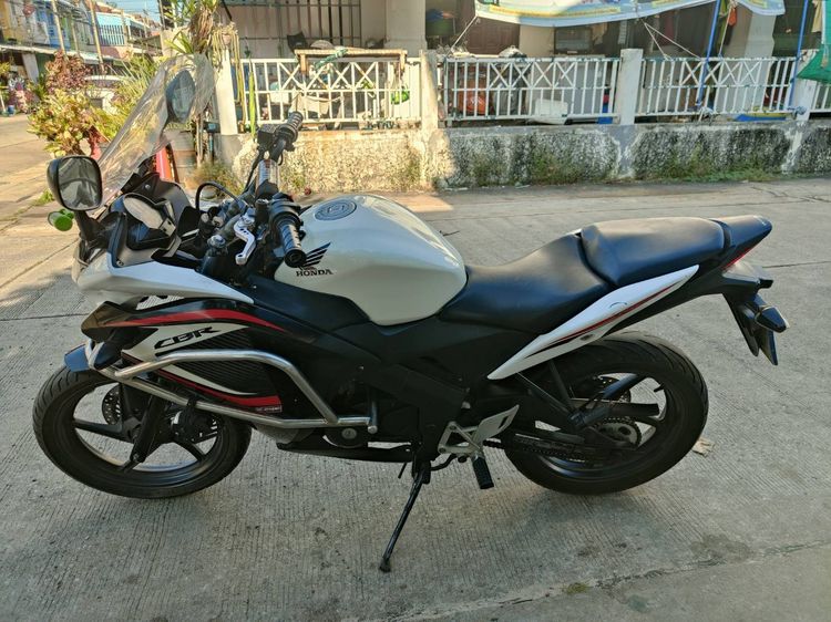 🛵ยังไงก็ขาย CBR150 ปี 57 เครื่องดี สีสวย สตาร์ทมือ  รถบ้านพร้อมใช้งาน เปลี่ยนน้ำมันเครื่องฟรี ส่งฟรี30กิโล รูปที่ 2