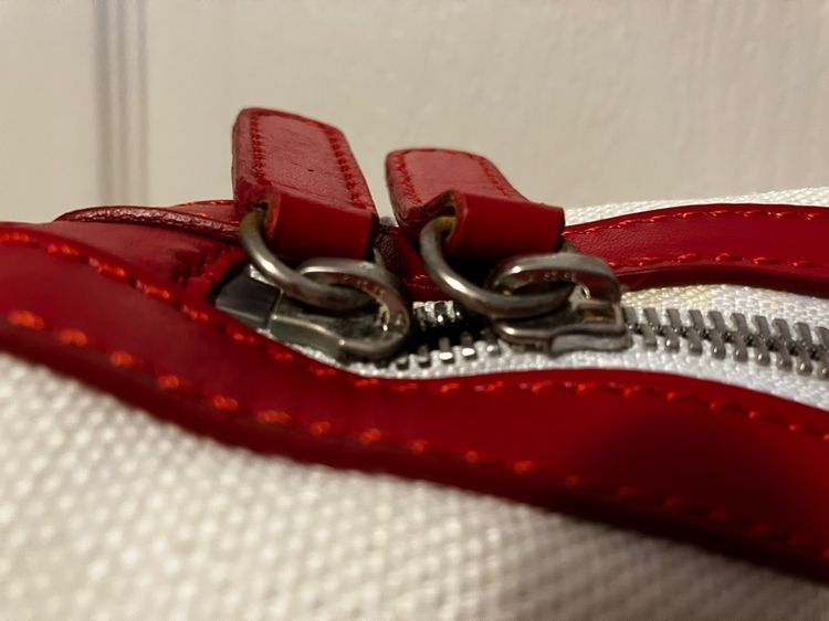 Ferrari MADE IN Italy Ferrari แท้ หนังแท้ ซิบYKK สวยมาก ไม่มีตำหนิ ราคา 15,000 บาท รูปที่ 9