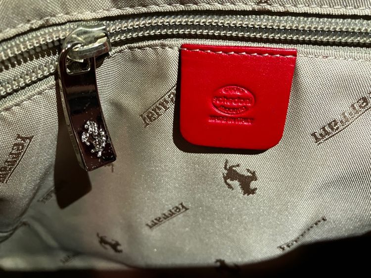 Ferrari MADE IN Italy Ferrari แท้ หนังแท้ ซิบYKK สวยมาก ไม่มีตำหนิ ราคา 15,000 บาท รูปที่ 5