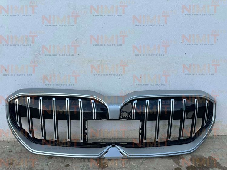 กระจังหน้า BMW i5 G60