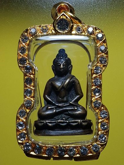 พระชัยวัฒน์หลวงปู่บุญ วัดกลางบางเเก้ว พิมพ์แต่งเก่า สภาพสวยมาก เนื้อจัดเข้ม อายุกว่าร้อยปี หาชมได้ยากมาก รูปที่ 13