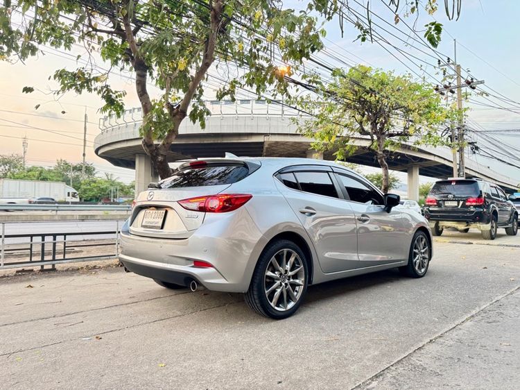 Mazda Mazda3 2018 2.0 S Sedan เบนซิน ไม่ติดแก๊ส เกียร์อัตโนมัติ บรอนซ์เงิน รูปที่ 4