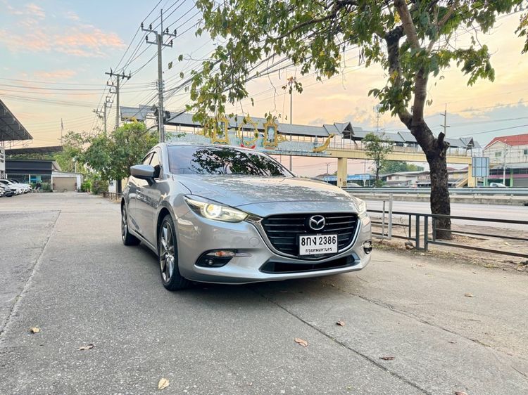 Mazda Mazda3 2018 2.0 S Sedan เบนซิน ไม่ติดแก๊ส เกียร์อัตโนมัติ บรอนซ์เงิน รูปที่ 2