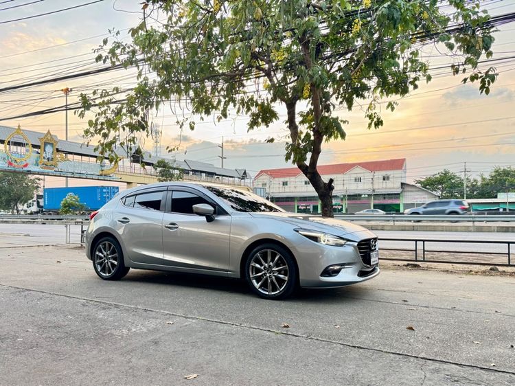 รถ Mazda Mazda3 2.0 S สี บรอนซ์เงิน