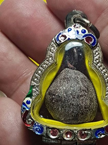 ลูกสะกด หลวงพ่อไล้ วัดเขายี่สาร รุ่นเเรก สภาพสวยมากๆ ผิวเดิมๆ พระเก่าเก็บไม่ผ่านการใช้ มาพร้อบตลับเงินลงยาราชาวดี สวยเยี่ยม รูปที่ 12