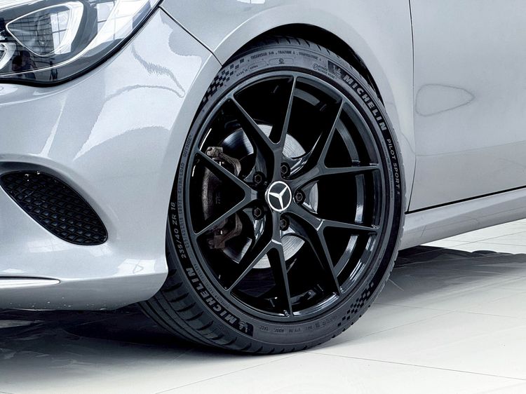 Mercedes-Benz CLA-Class 2017 CLA200 Sedan เบนซิน ไม่ติดแก๊ส เกียร์อัตโนมัติ เทา รูปที่ 4