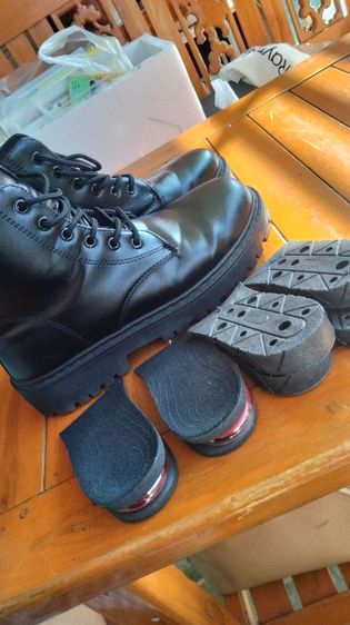 รองเท้าบูตลำลอง รูปที่ 11