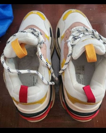 รองเท้ารแบรดแท้​  รูปที่ 2