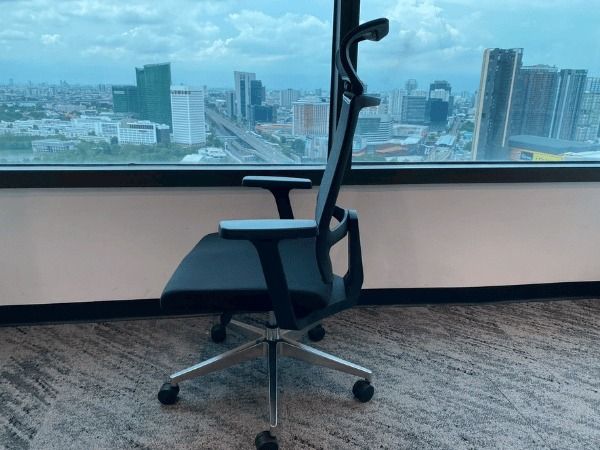 เก้าอี้สำนักงาน ขาเหล็ก เบาะผ้า พนักพิงตาข่าย ทรงสูง สีดำ ยี่ห้อ Modernform รูปที่ 3