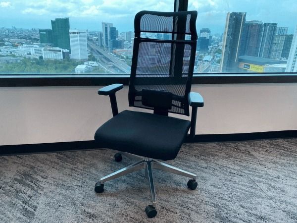 เก้าอี้สำนักงาน ขาเหล็ก เบาะผ้า พนักพิงตาข่าย ทรงสูง สีดำ ยี่ห้อ Modernform รูปที่ 2