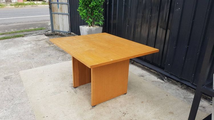 โต๊ะประชุม 4 ที่นั่ง ขาไม้ สีน้ำตาล รูปที่ 2