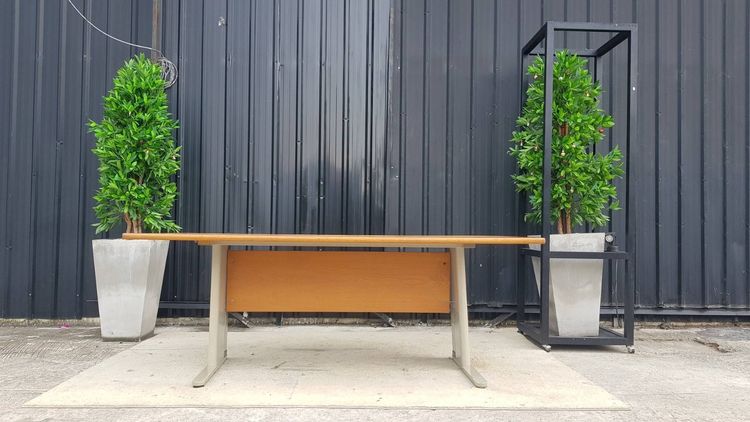 โต๊ะประชุม 8 ที่นั่ง ขาเหล็ก ท็อปไม้ สีน้ำตาล รูปที่ 4