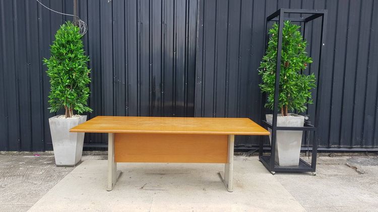 โต๊ะประชุม 8 ที่นั่ง ขาเหล็ก ท็อปไม้ สีน้ำตาล รูปที่ 3