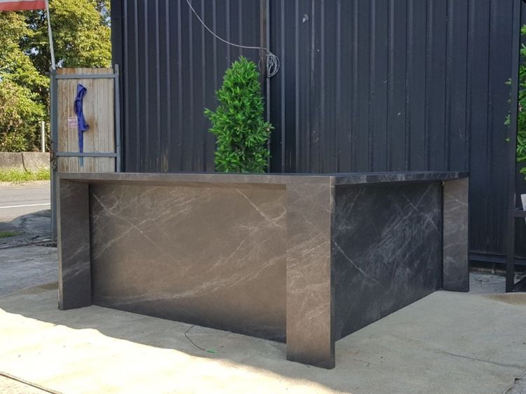 เคาน์เตอร์ไม้เข้ามุมแอล 2 ลิ้นชัก ลายหินอ่อน สีเทาเข้ม