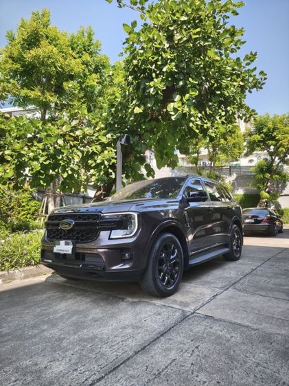 รถ Ford Everest 2.0 Titanium Plus สี น้ำตาล