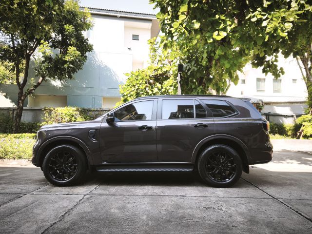 Ford Everest 2023 2.0 Titanium Plus Utility-car ดีเซล ไม่ติดแก๊ส เกียร์อัตโนมัติ น้ำตาล รูปที่ 3