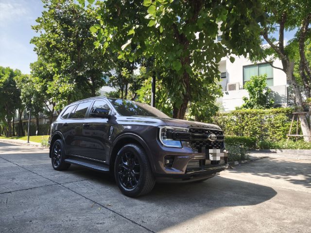 Ford Everest 2023 2.0 Titanium Plus Utility-car ดีเซล ไม่ติดแก๊ส เกียร์อัตโนมัติ น้ำตาล รูปที่ 2